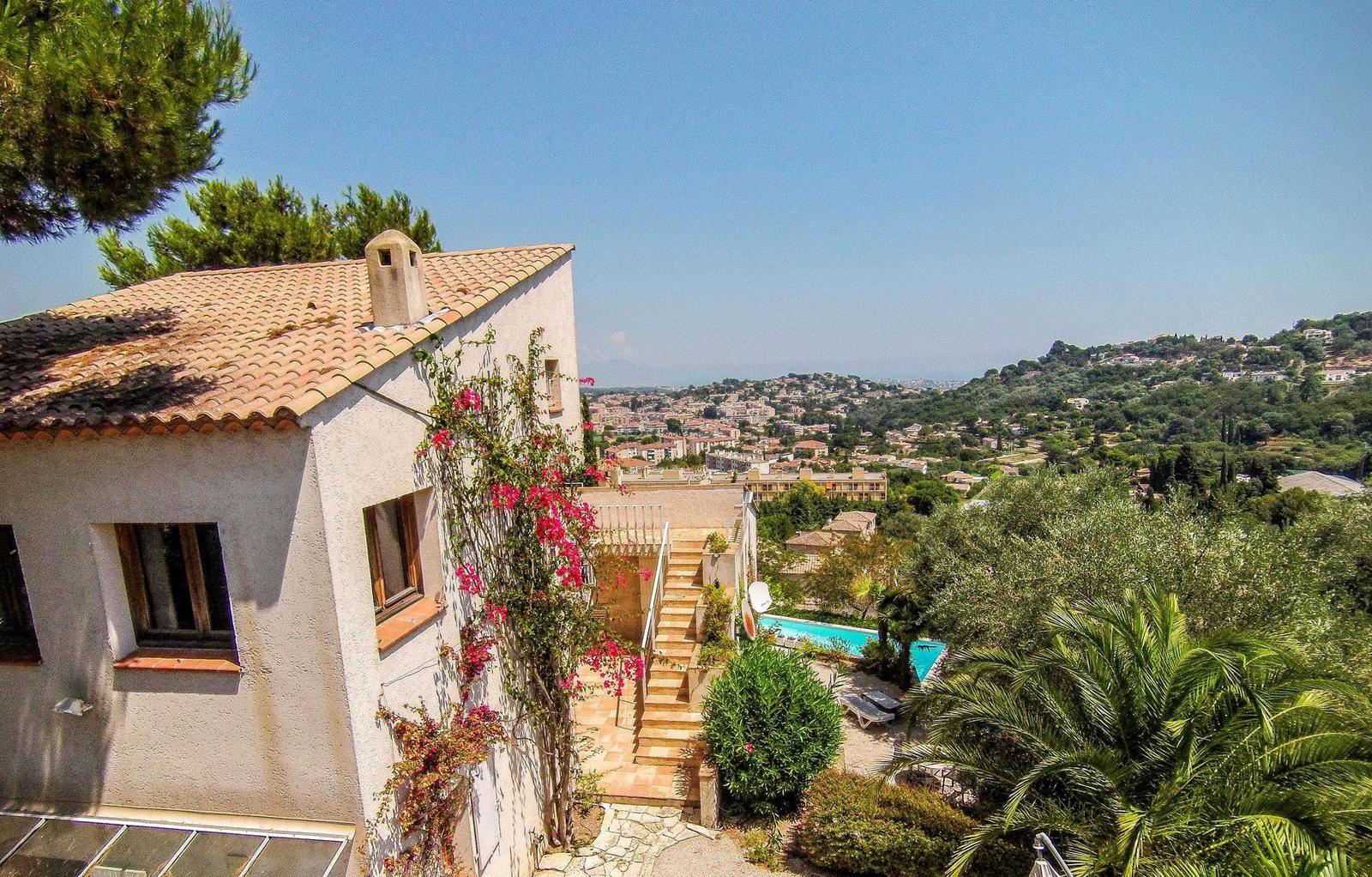 Haus und Garten, Blick zum Meer